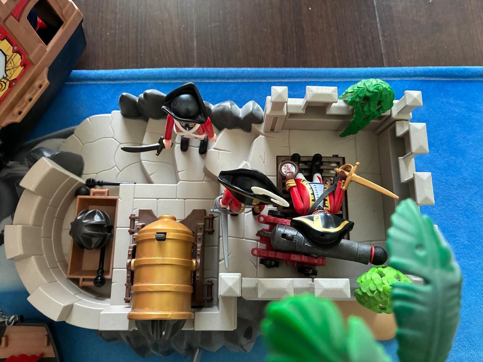 Playmobil Giocattoli: Lot Playmobile pirates avec figurines et accessoires – Usato da Le Grand-Saconnex venduto da ber_22nq 6