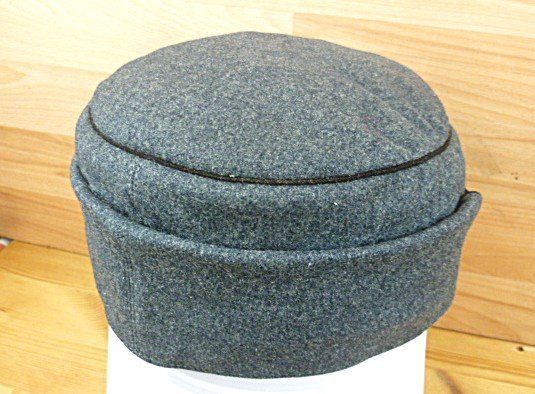 Copricapi, berretti & cappellini: Militär - Mütze CH Armee Gr. 57 – Usato da Effretikon venduto da Heimstudio 3
