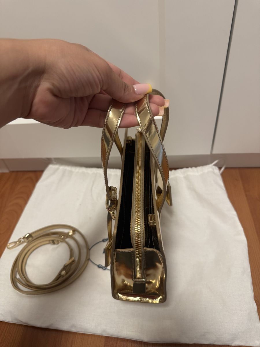 Prada Taschen für Damen: Prada Handtasche Metallic Gold – Gebraucht aus Lohn-Ammannsegg von aemu12 1