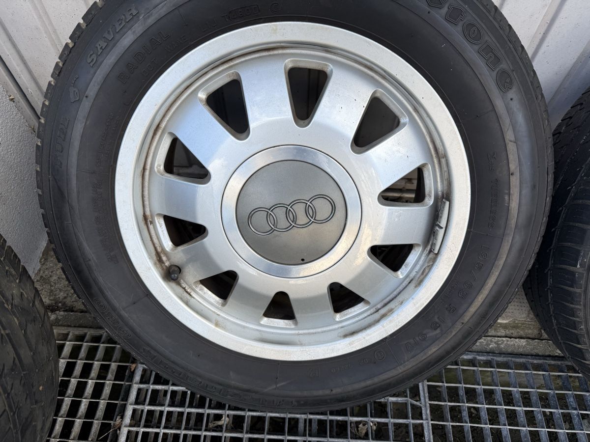 Pneus & Kompletträder: Jantes Audi avec pneus 195/65 R15 très vieux. – Gebraucht aus Cheseaux-Lausanne von davidleal1989 3