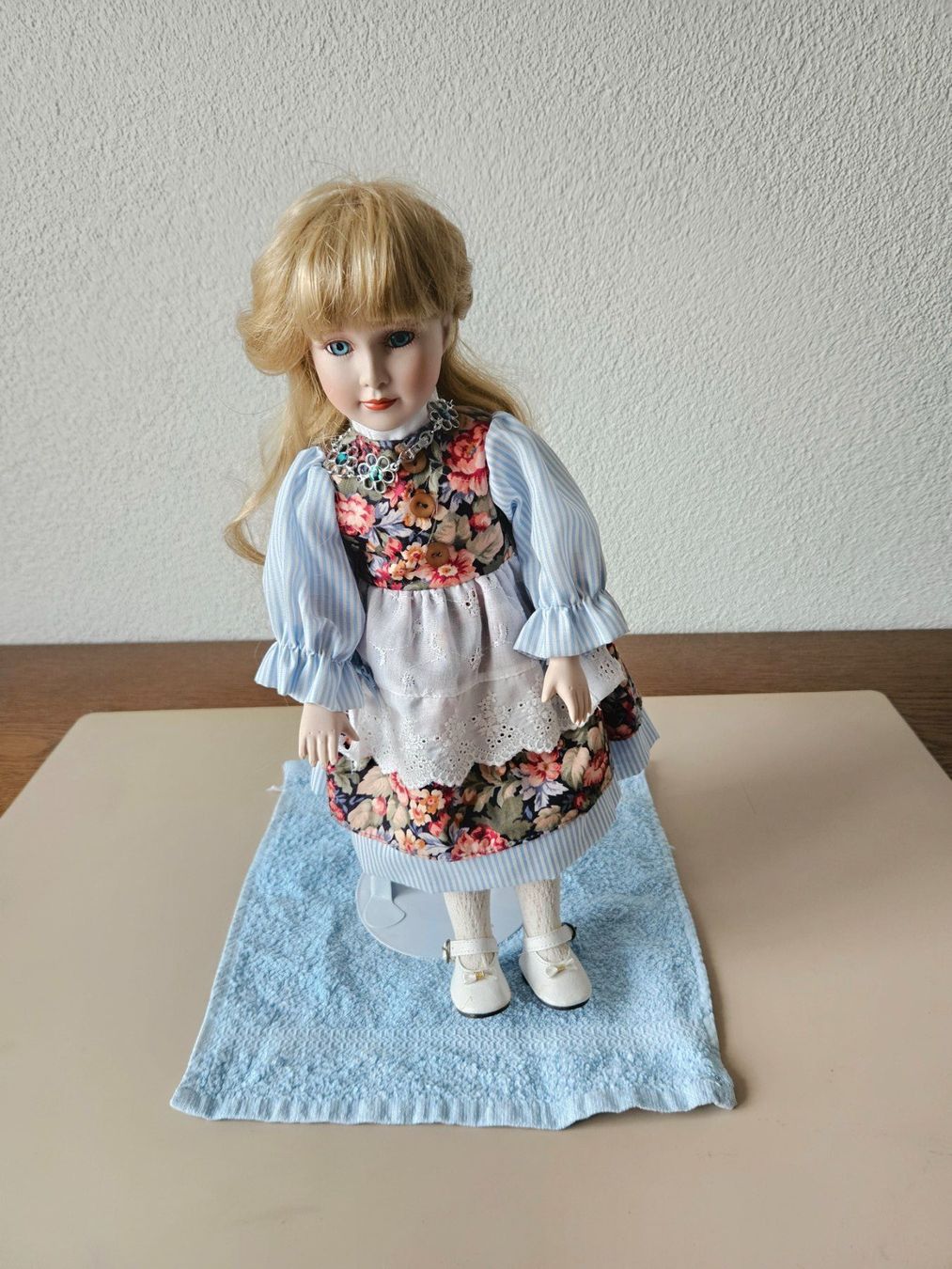 Bambole: Schöne Puppe aus Mamas Sammlung – Usato da Wittenbach venduto da phipps68