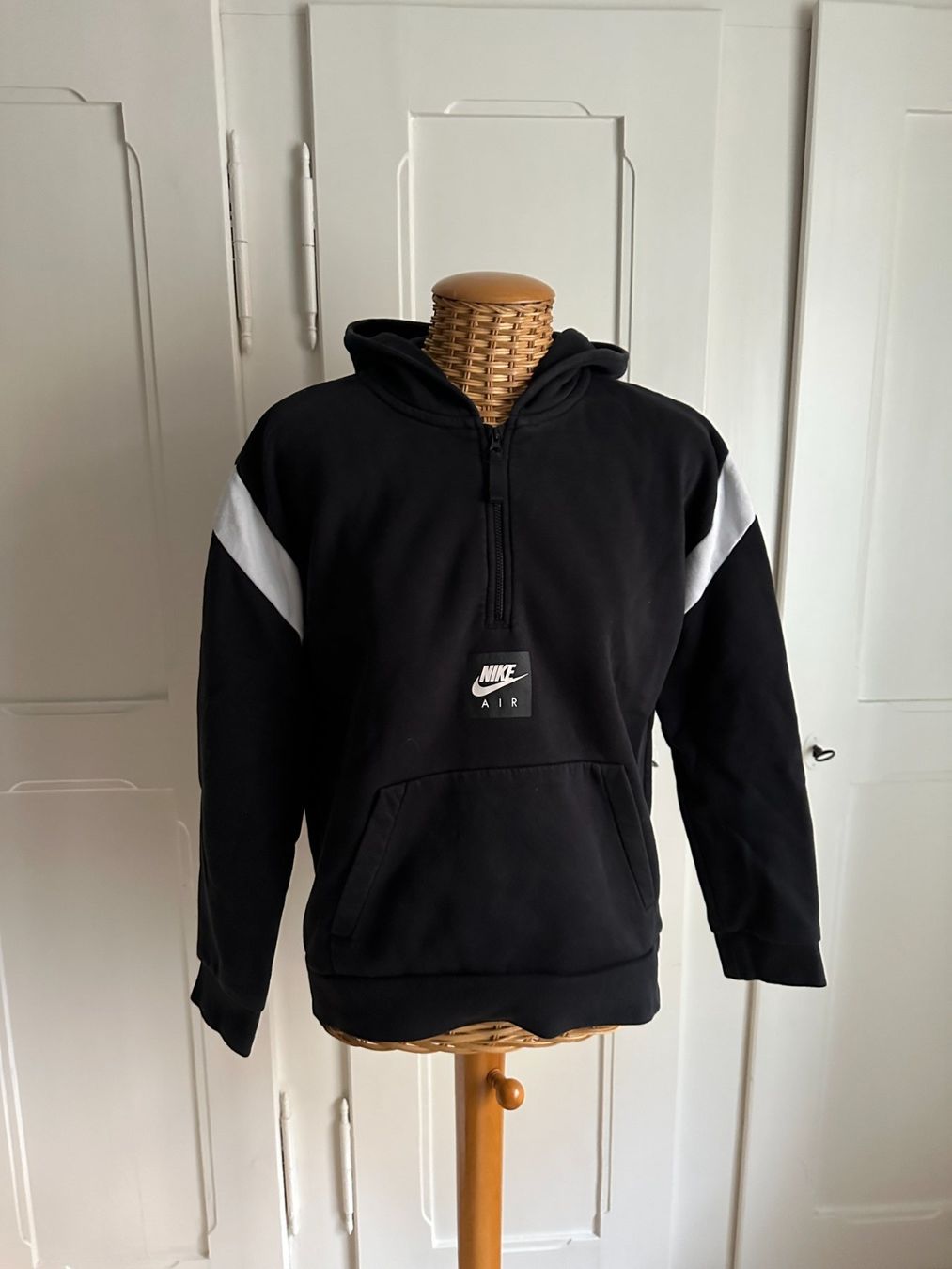 Nike Maglioni & Felpe: NIKE - Hoodie Pullover schwarz XL – Usato da Zürich venduto da Diazaio