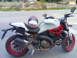 Ducati Monster 821 – ab MFK 03.26 & Service + viel Zubehör