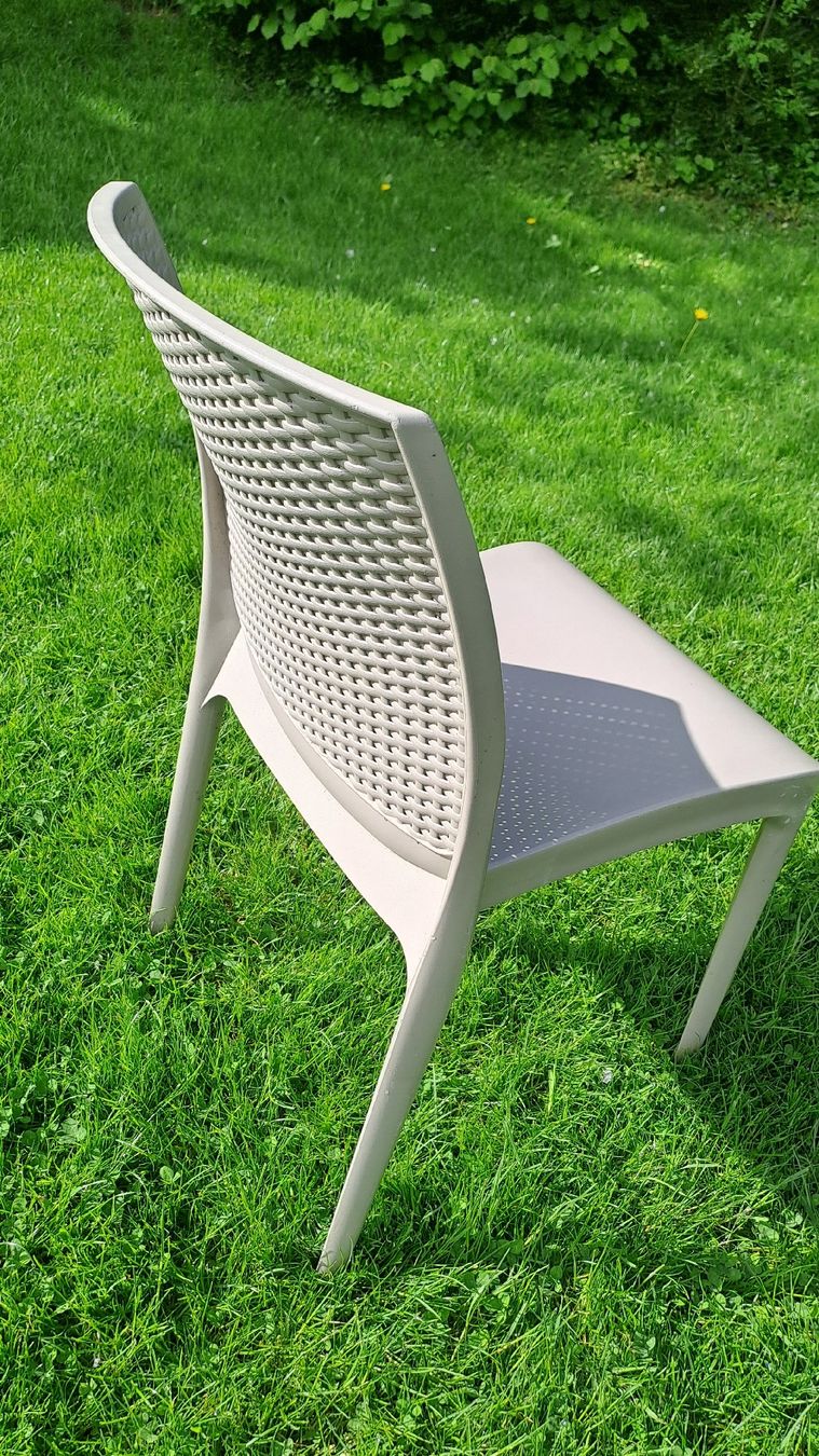 Stühle: 8 chaises de jardin – Gebraucht aus Bressaucourt von Djenaille