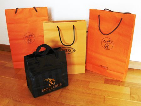 4 Tüten:  2 Hermès, 1 TODS, 1 Maison Mollerus