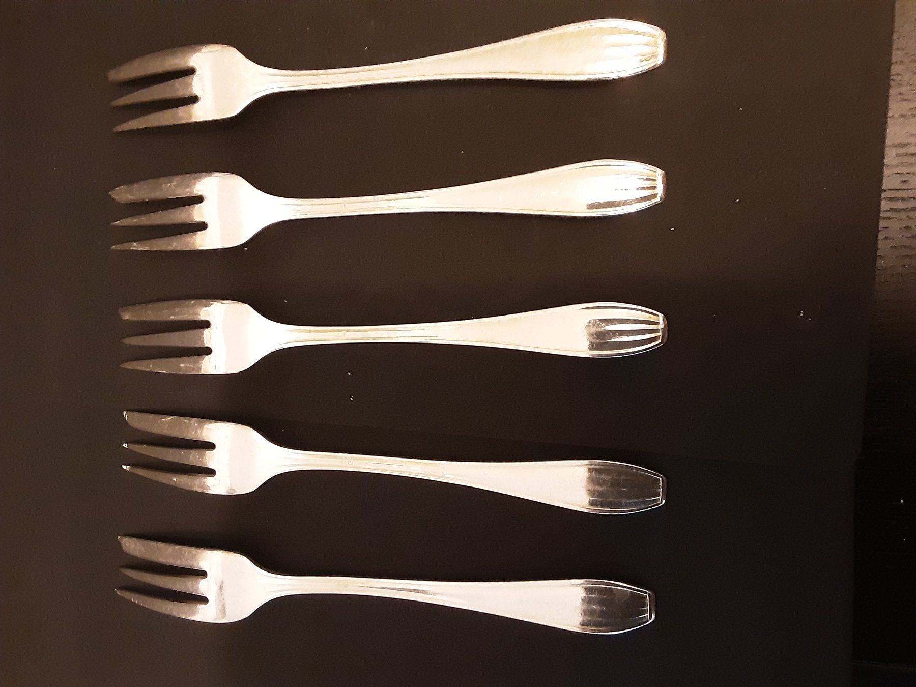 Forchette: 5 elegante Jugendstil-Kuchengabeln, versilbert – Usato da Zürich venduto da goldenboom