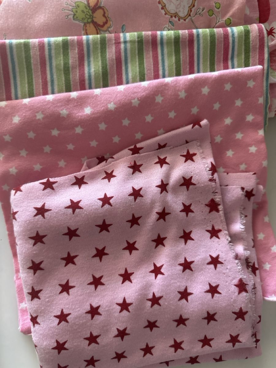 Tessuti: Restestoffpaket Jersey rosa div. Grössen – Usato da Domdidier venduto da Lilalu168 2