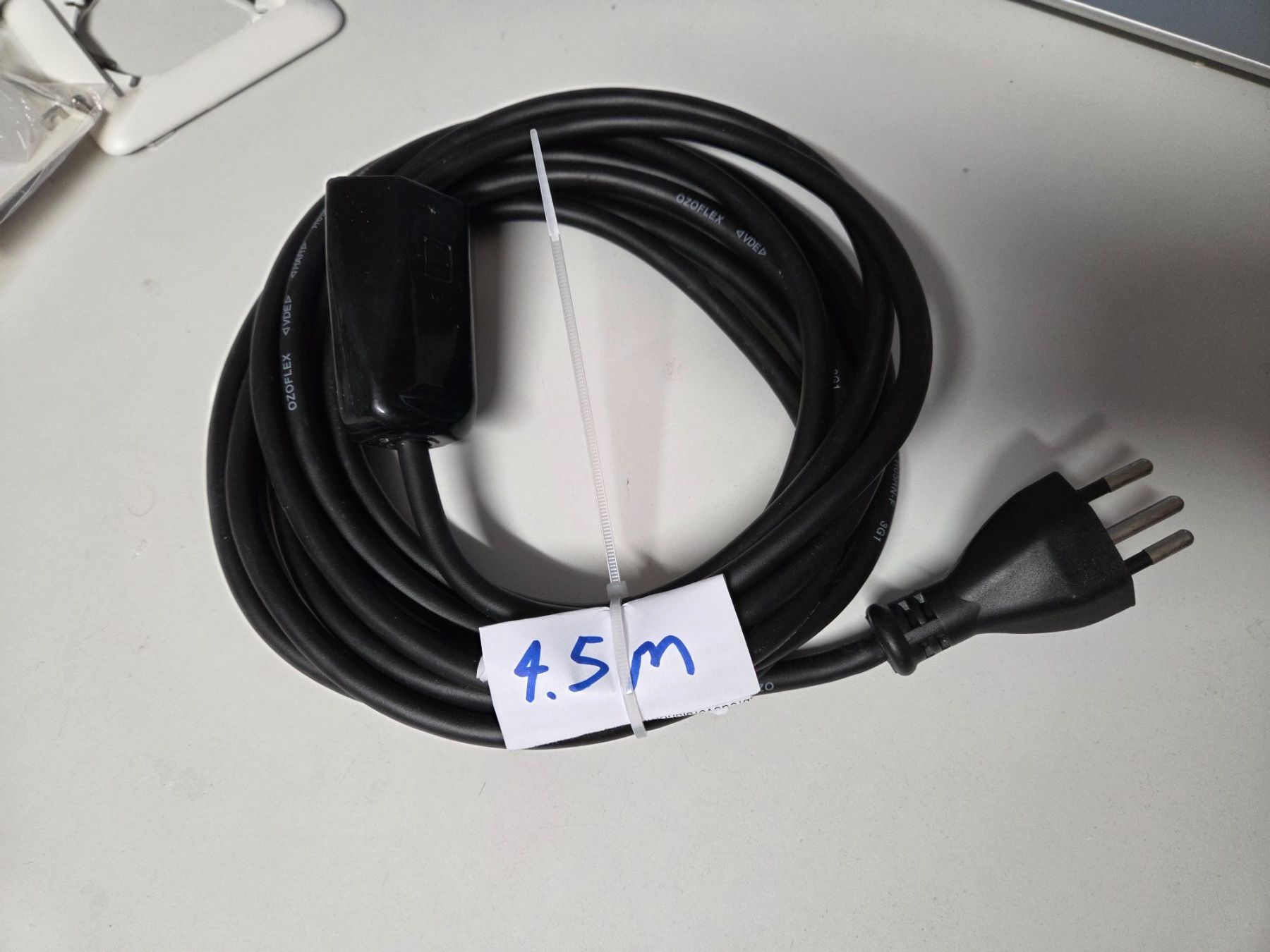 Kabel: Verlängerungskabel 4.5m T13 – Gebraucht aus Zürich von eymen20