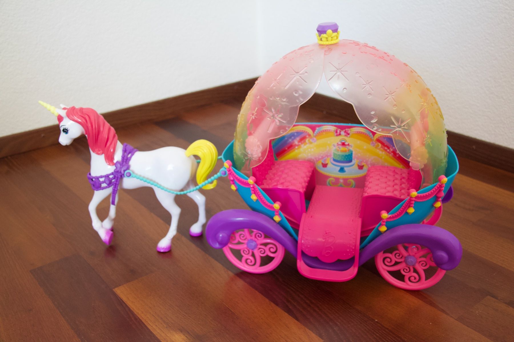 Spielzeuge: BARBIE Kutsche mit Einhorn, ab 3 Jahren – Neu (gemäss Beschreibung) aus Uetikon am See von Vil4523