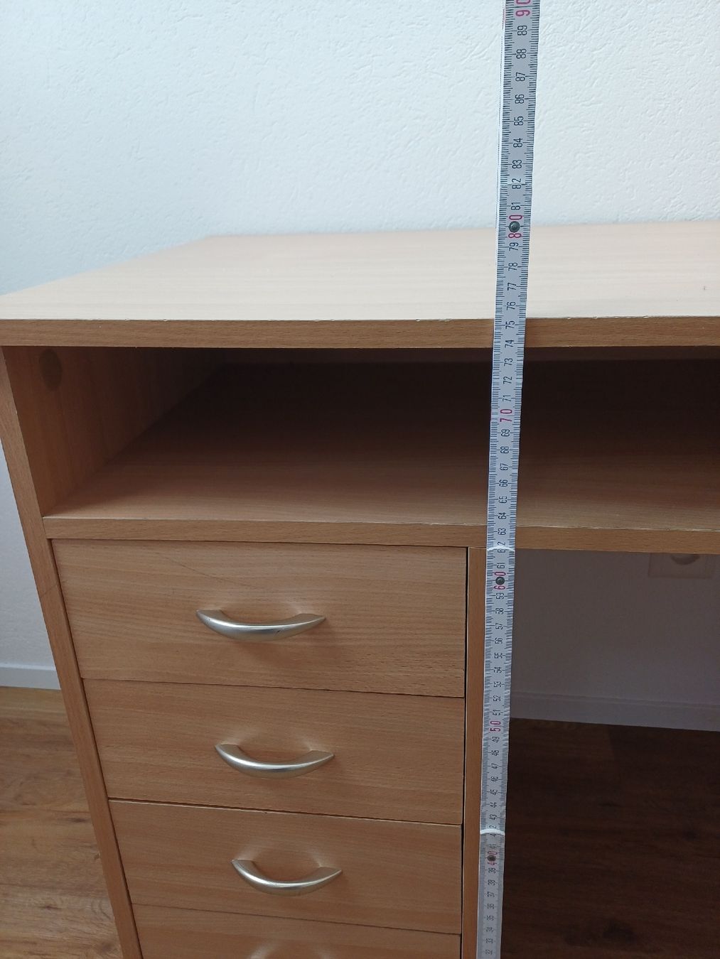 Schreibtische: Schreibtisch  – Gebraucht aus Hasle LU von Svemar 4