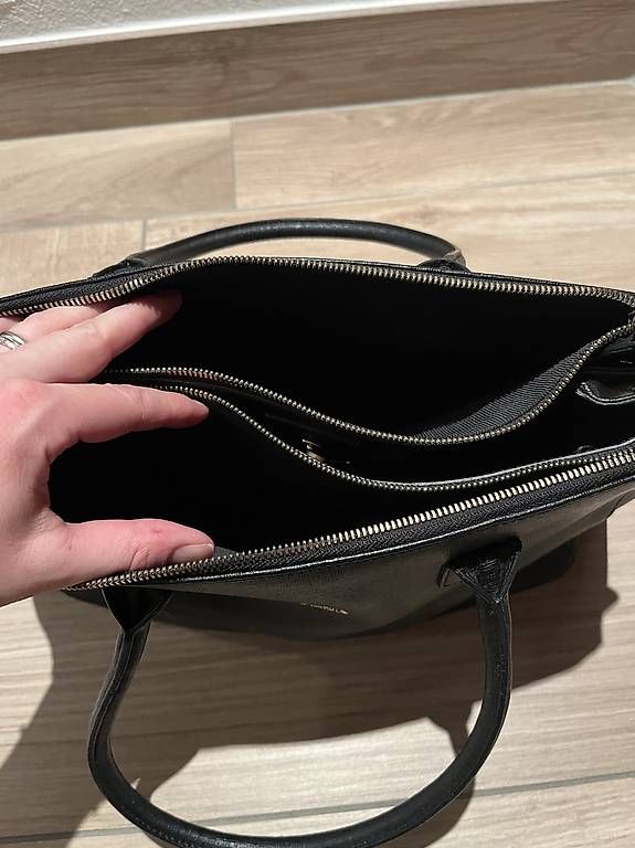Borse da donna: Borsa shopper Furla di pelle nera, comoda e spaziosa  – Usato da Genestrerio venduto da Ellyellys84 1