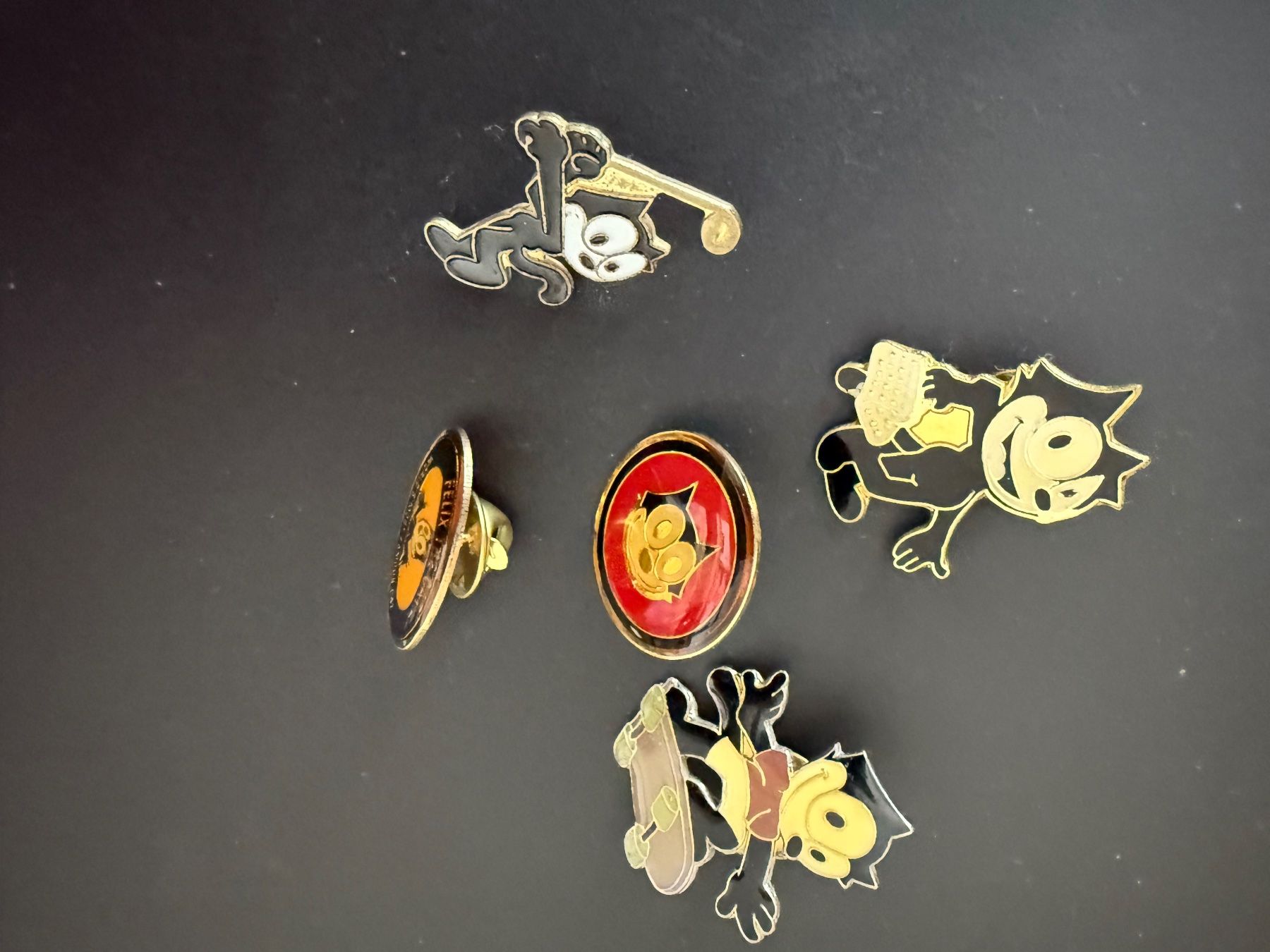 Placchette & Badge: Pin Comic Felix The Cat – Usato da Galgenen venduto da rub_f6kh 1