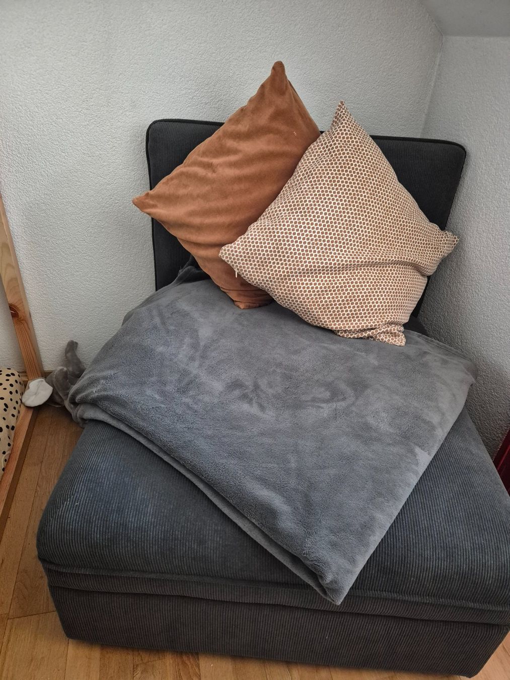 Ikea Poltrone: IKEA armchair - dark grey - with storage – Usato da Oberengstringen venduto da dec_pv9k 2