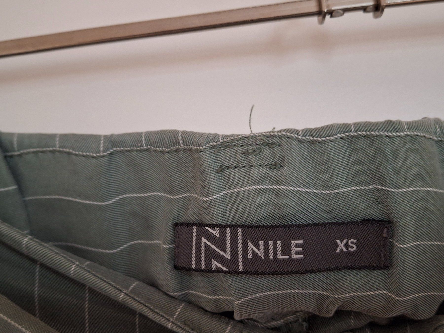 Nile Pantaloni: Schöne Nile 7/8 Hose – Usato da Wiesendangen venduto da Niciu