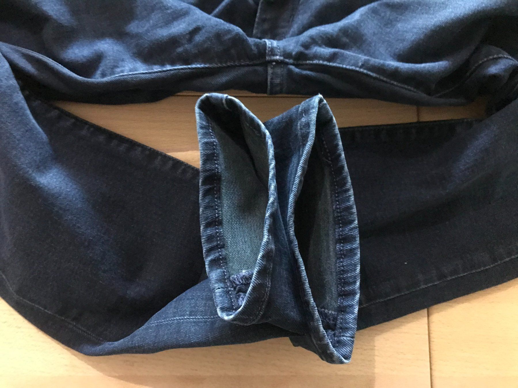 Jeans: Levis 712 Slim W25 L32 – Nuovo (secondo la descrizione) da Meyrin venduto da dijin 7