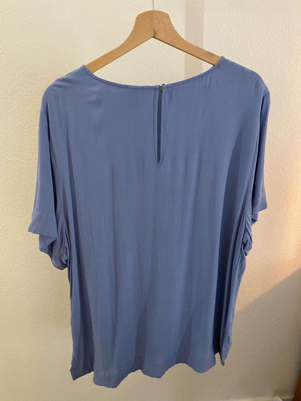 H&M Camicette: H&M+ Bluse / T-Shirt hellblau Gr. 54 – Usato da Pratteln venduto da a23_j2gs 3