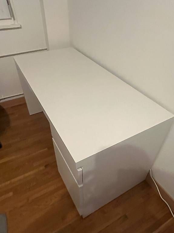 Scrivanie: Bureau Malm IKEA  – Usato da Petit-Lancy venduto da ced_d8px 1