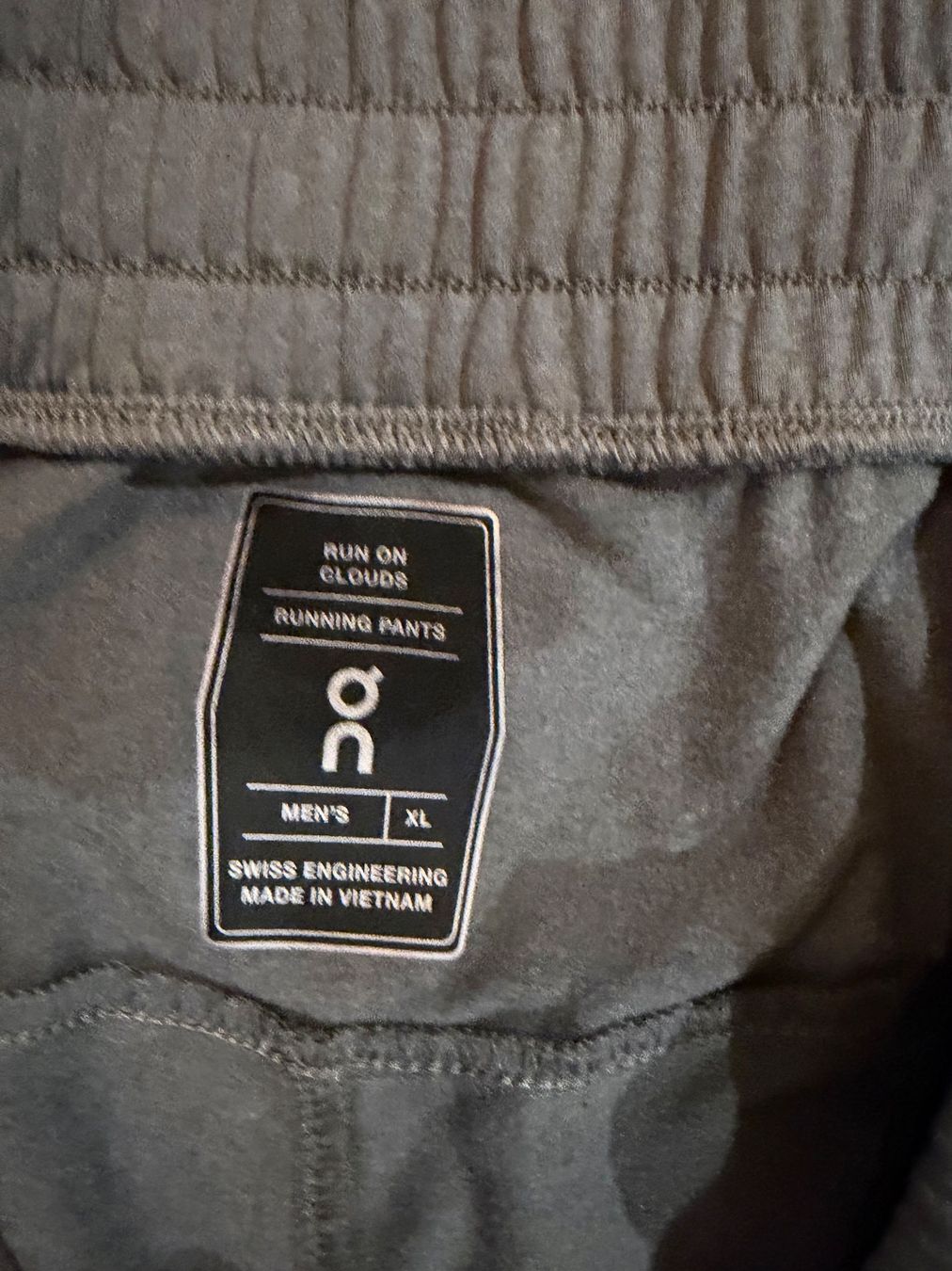 Pantaloni: On Running Pants XL – Usato da Winterthur venduto da sch_dl7r 1