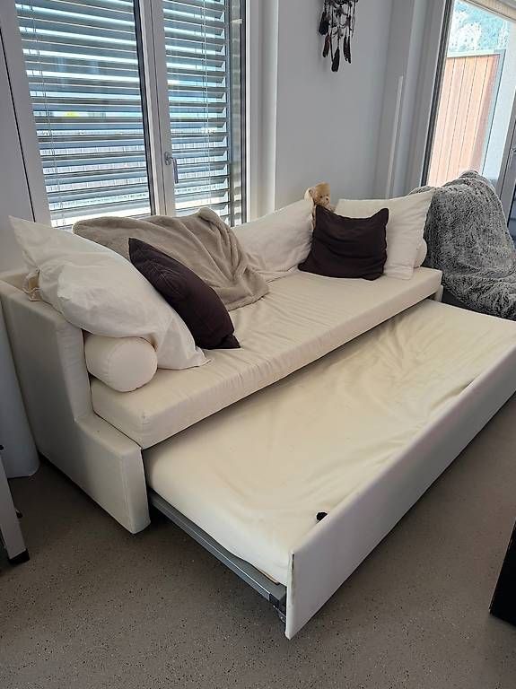 Sofas: Bettsofa creme weiss - Gratis – D'occasion à Chur par robin_chiara