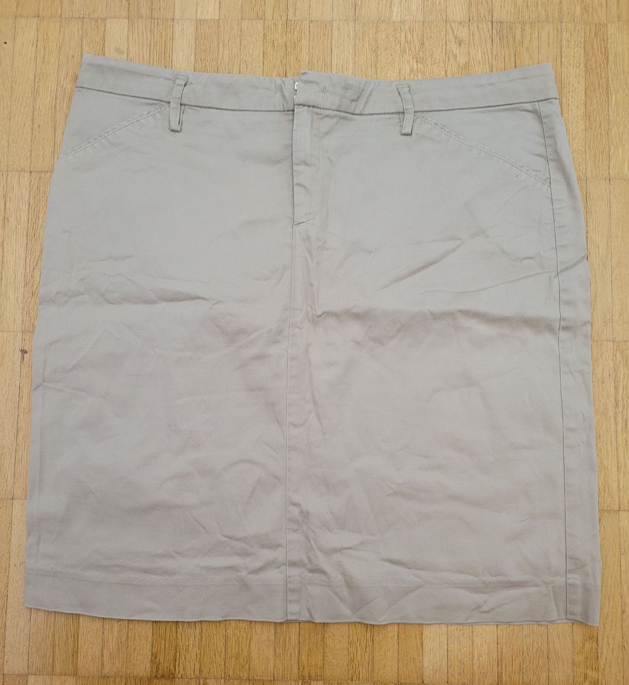 Gonne: 62. Jupe beige Yessica taille 44 – Usato da Villars-sur-Glâne venduto da m66_dch5