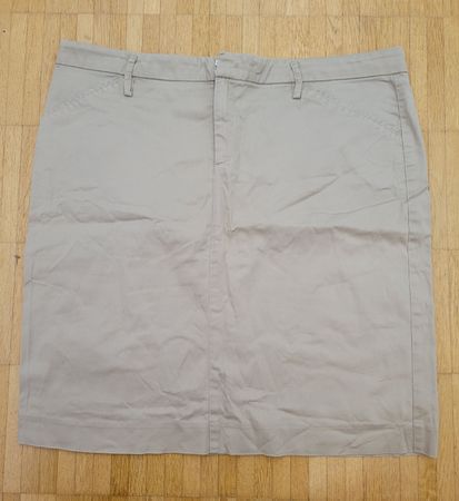 62. Jupe beige Yessica taille 44
