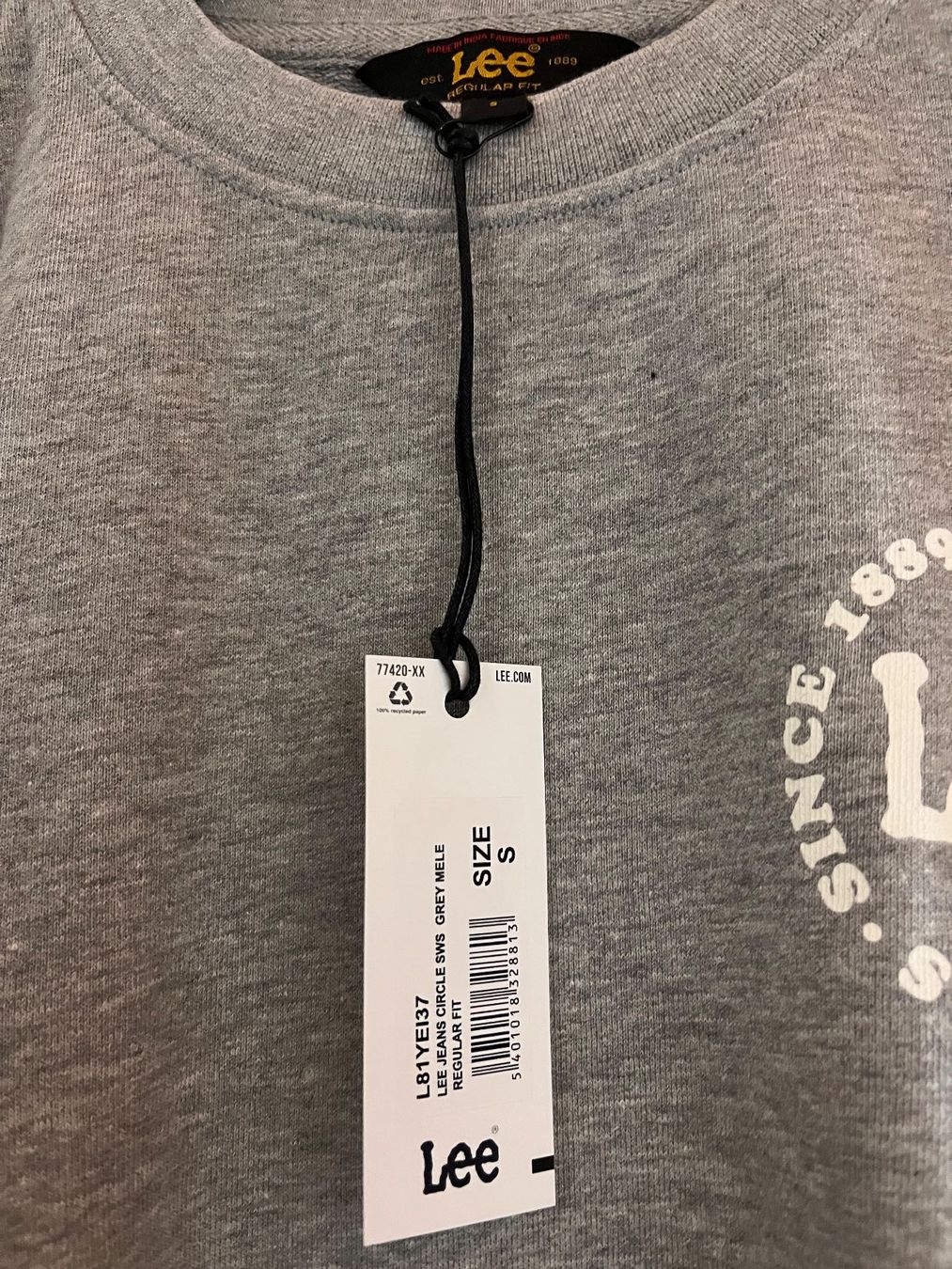 Lee Maglioni & Felpe: LEE, Sweatshirt Langarm, Grösse S, Farbe Grau – Nuovo e nell'imballaggio originale da Rudolfstetten venduto da gst_g7xl 2