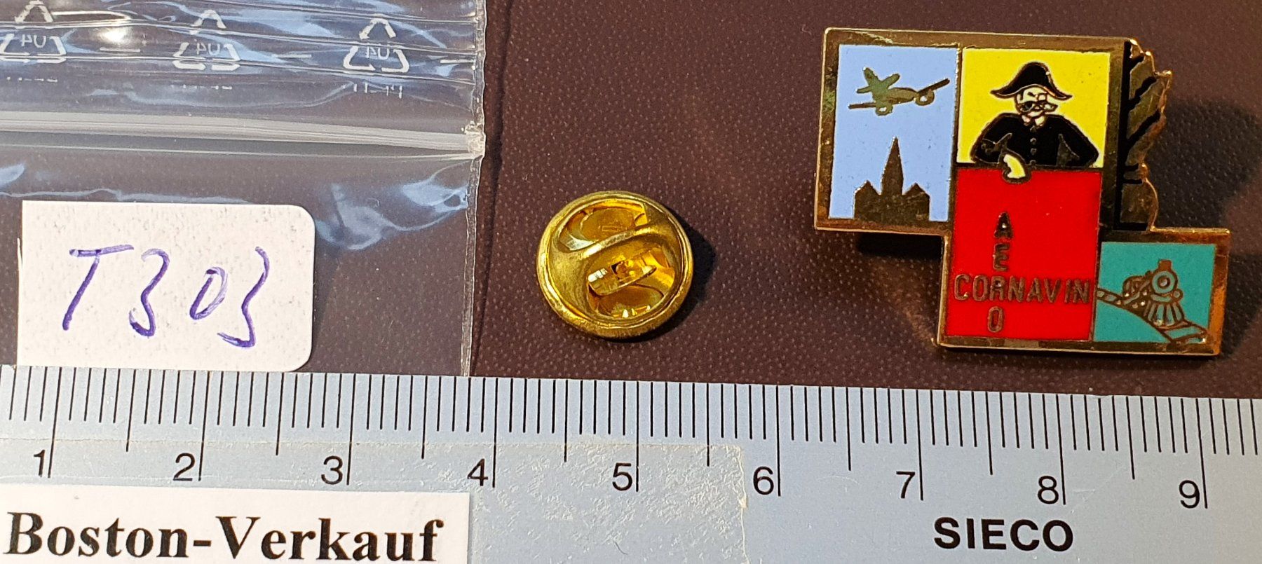 Plaketten & Abzeichen: T303 - Pin AERO CORNAVIN – Gebraucht aus Reinach BL von Boston-Verkauf 1