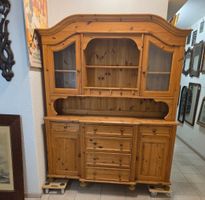 Schöner grosser Buffetschrank aus Massivholz Kiefer