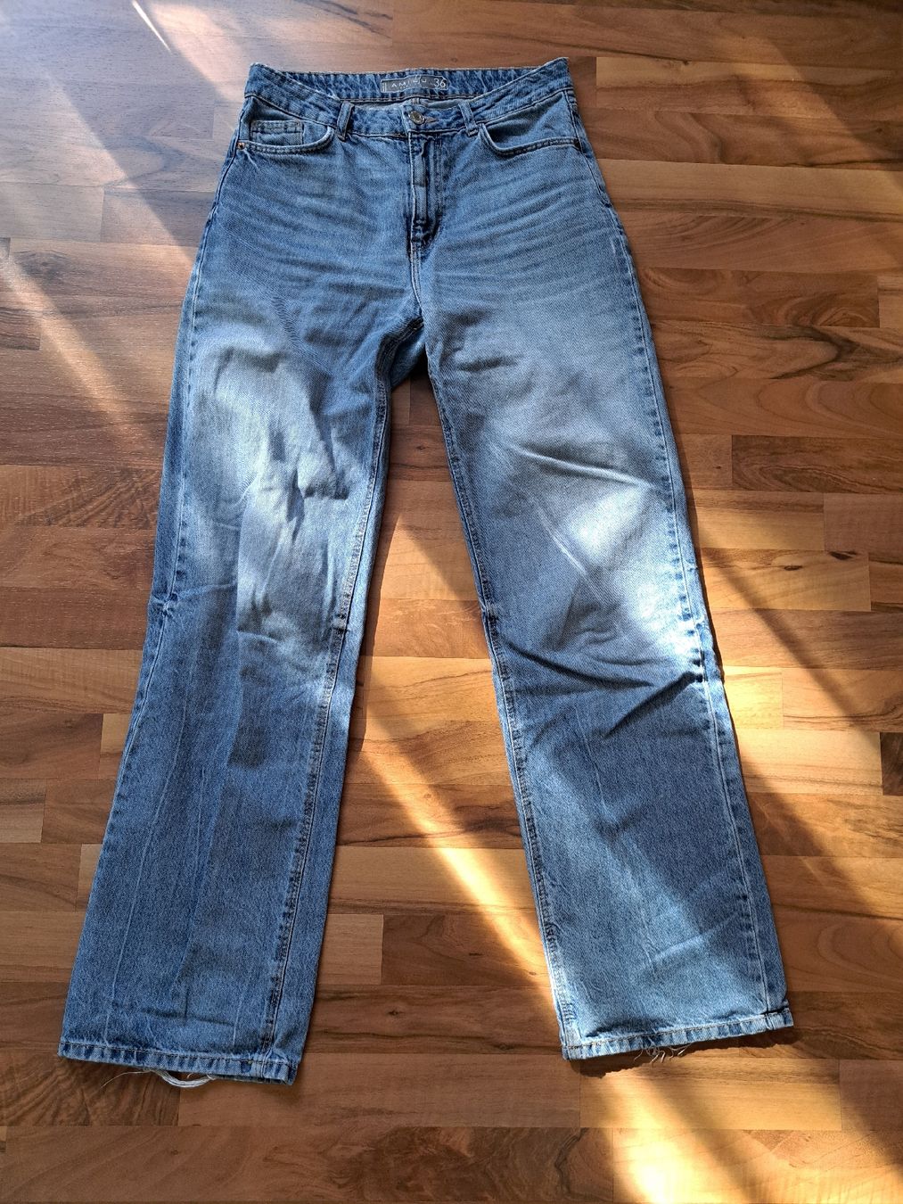 Jeans: Jeans blau gerade Passform Grösse 36 – Usato da Waldenburg venduto da Sysilu