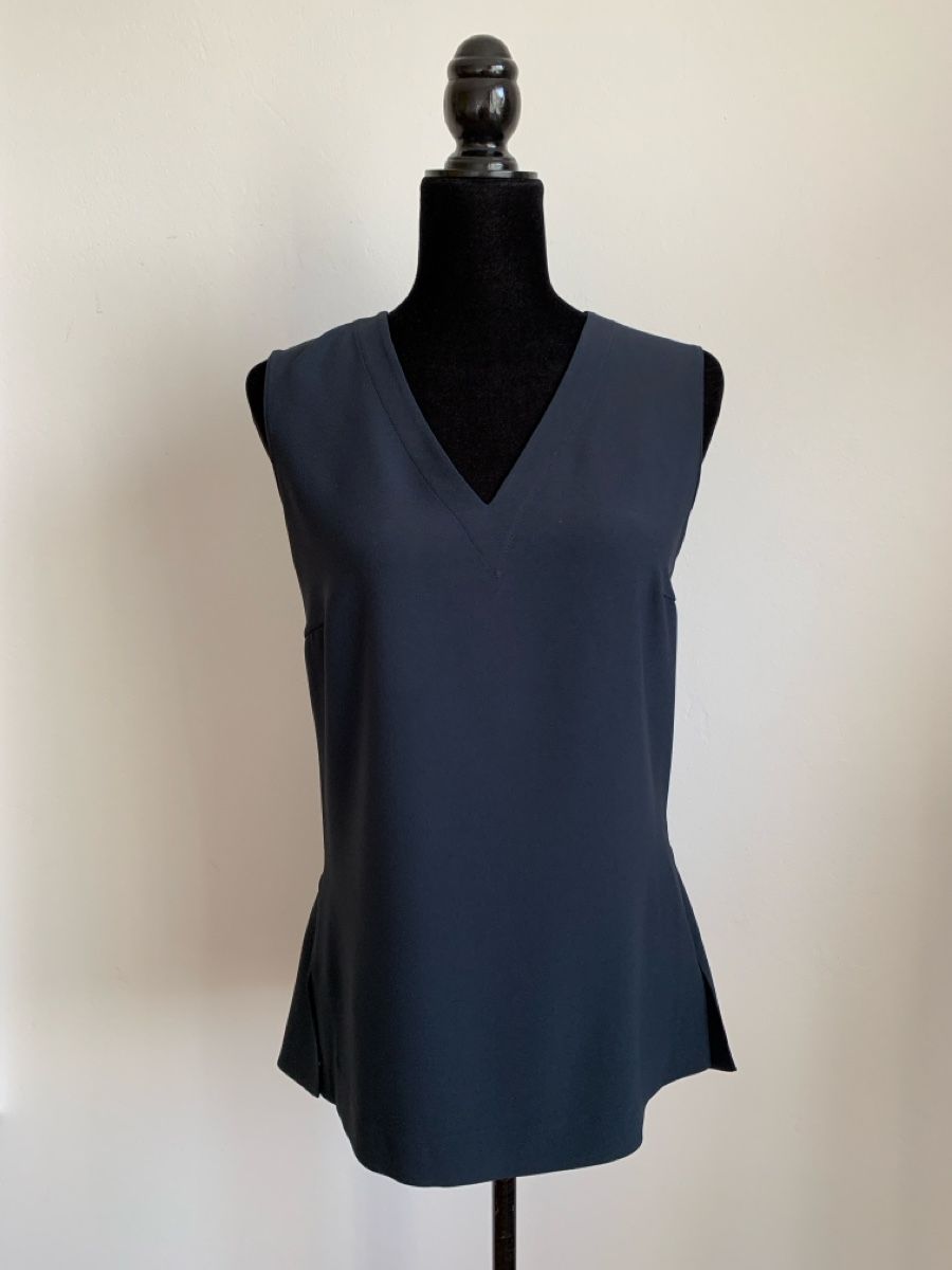 Akris Camicette: AKRIS: Elegante dunkelblaue Kurzarm-Bluse, 36 – Usato da Luzern venduto da paulablue