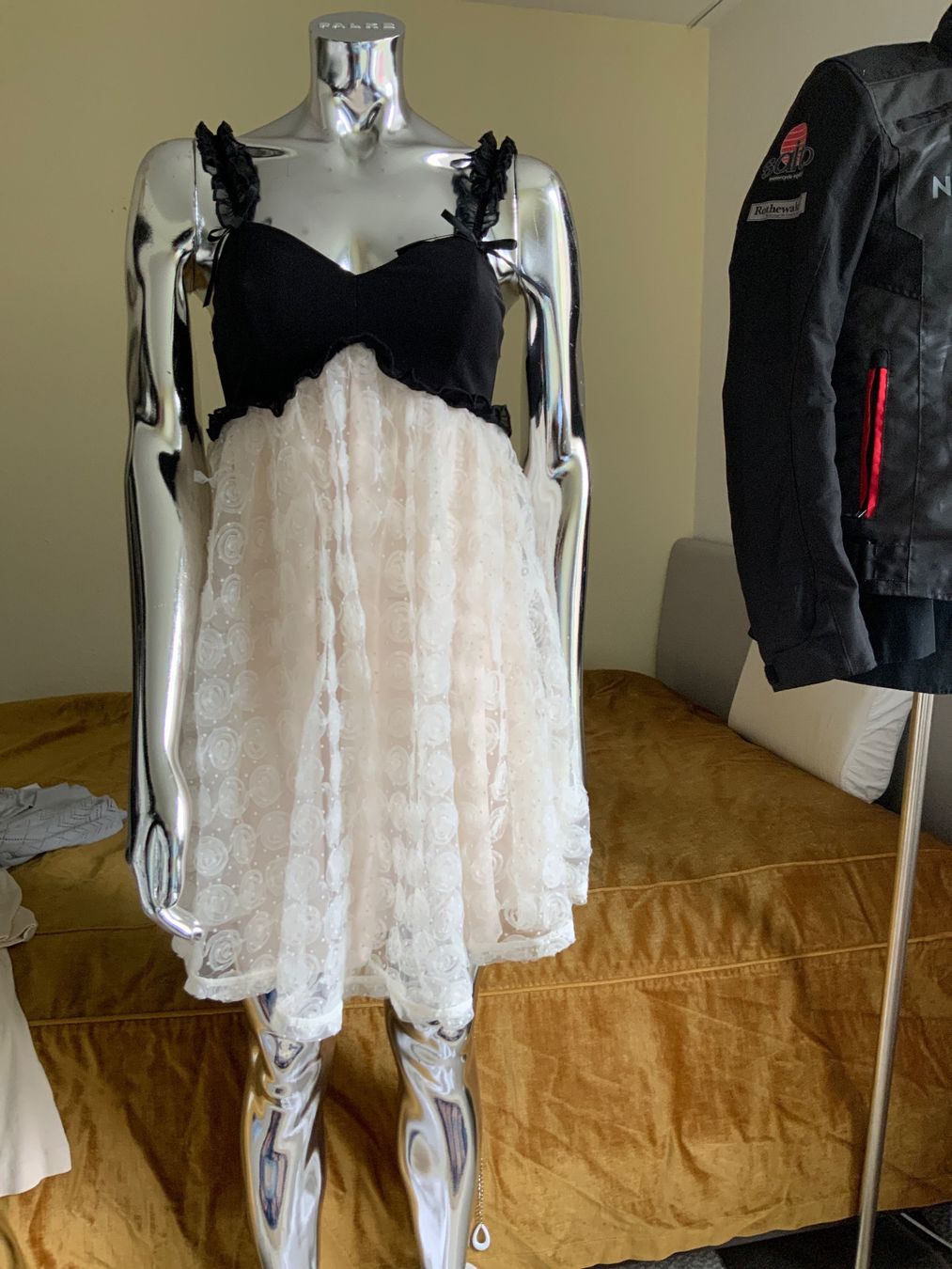 Vestiti: Party kleid gr s – Usato da Langnau am Albis venduto da Judithsebi 5