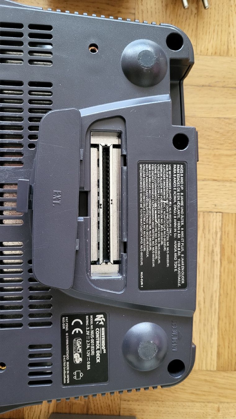 Nintendo Console: Nintendo N64 Konsole, 3x Controller, 4x Spiele – Nuovo (secondo la descrizione) da Biel/Bienne venduto da Retrohr 2