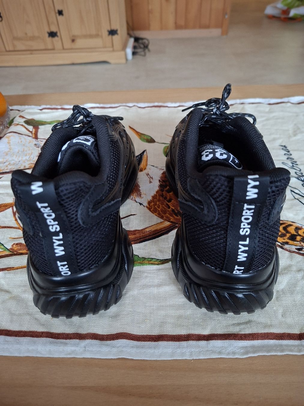 Herrenschuhe: Schwarze Herren Sneaker - Top Zustand, Grösse 40 – Neu (gemäss Beschreibung) aus Marbach LU von antanarivo 2