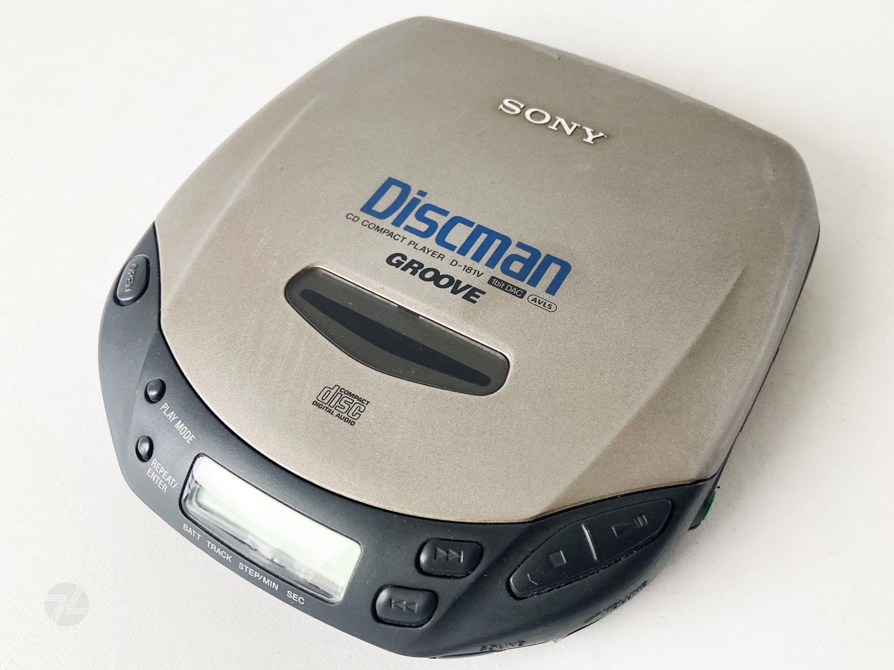 Sony Tragbarer Mediaplayer: Sony Discman D-181V CD Player Walkman – Gebraucht aus Wetzikon ZH von cyan74
