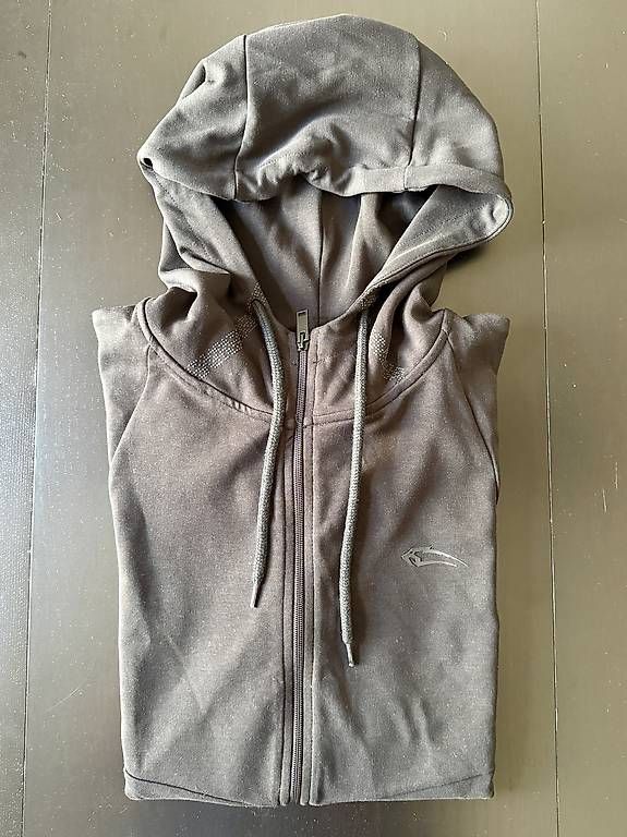 Maglioni & Felpe: Smilodox Hoodie – Usato da Basel venduto da Klingelbergstrasse 4