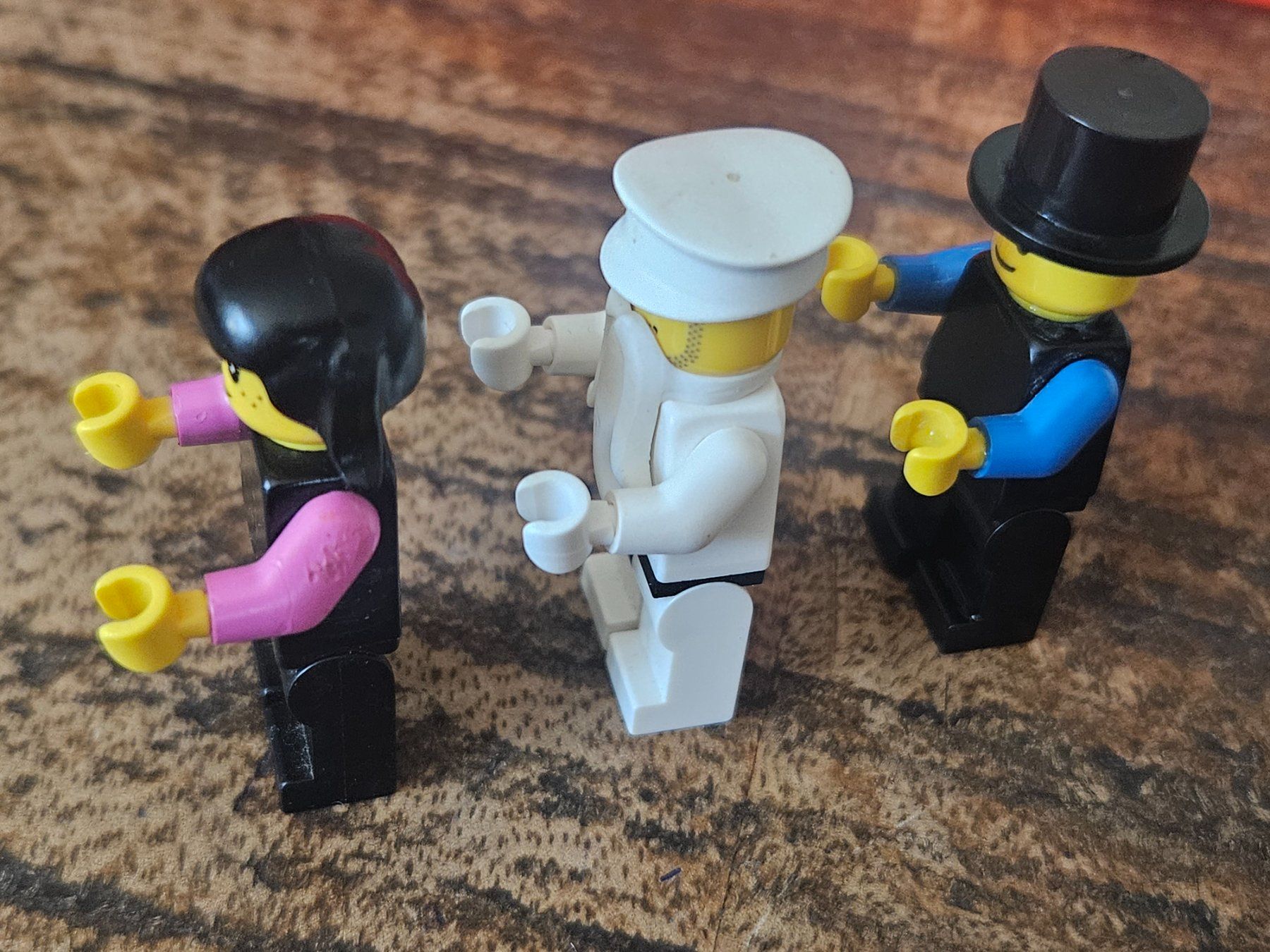 Lego Kit di costruzioni: lego lot de 3 figurines – Usato da Confignon venduto da Ecrofigs 2
