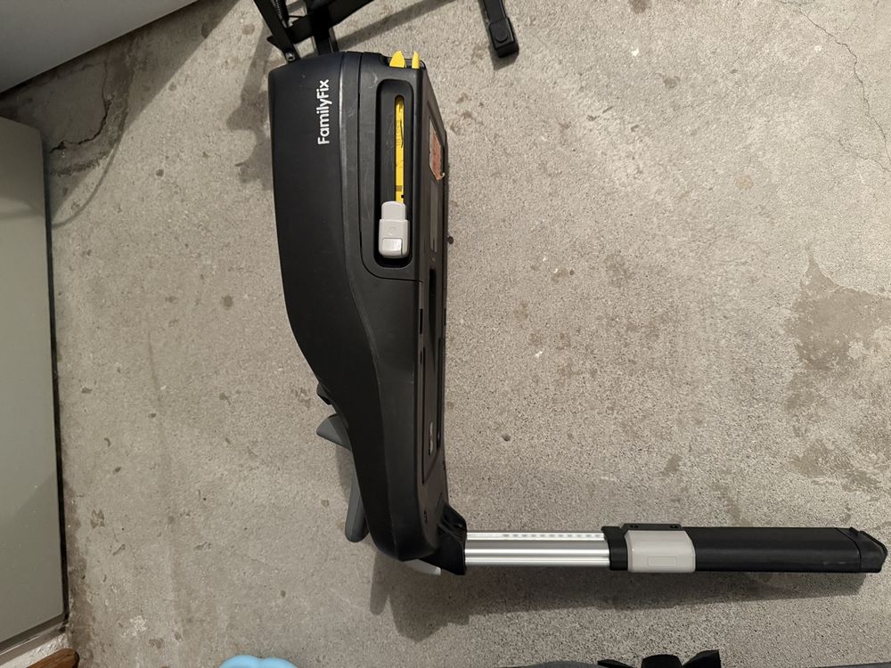 Maxi-Cosi Sièges auto: Maxi-Cosi Pebble Plus inklusive 2 Isofix-Stationen – D'occasion à Arni AG par Captain_mo 3