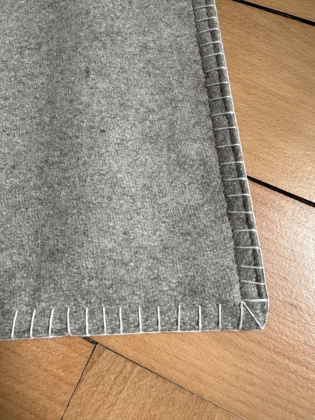 Set de table et chaises: Deko Stoff Tischset grau – D'occasion à Zürich par Diazaio 1