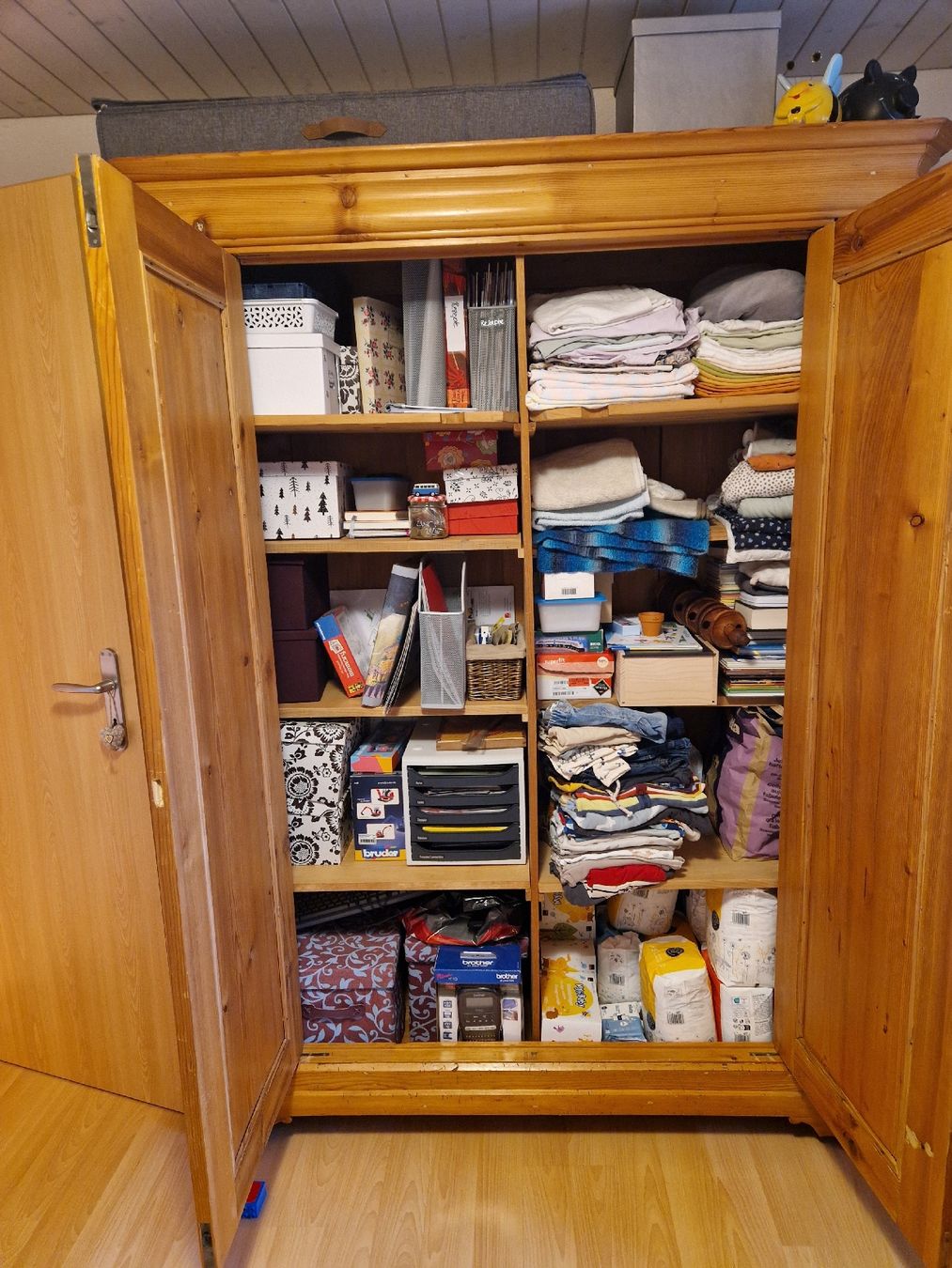 Schränke: Holzschrank – Gebraucht aus Nussbaumen TG von cherry_lady 1