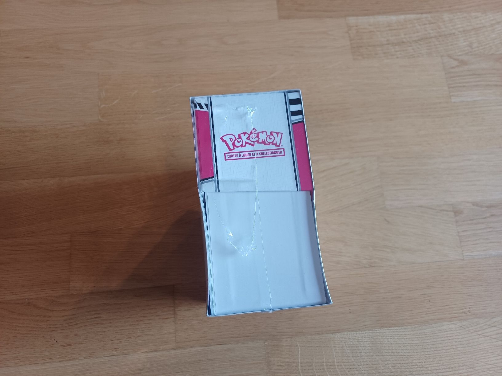 Pokémon Cartes à collectionner: ETB Flammes Blanche FR – Neuf avec emballage d'origine à Bernex par Adrieneagle 1