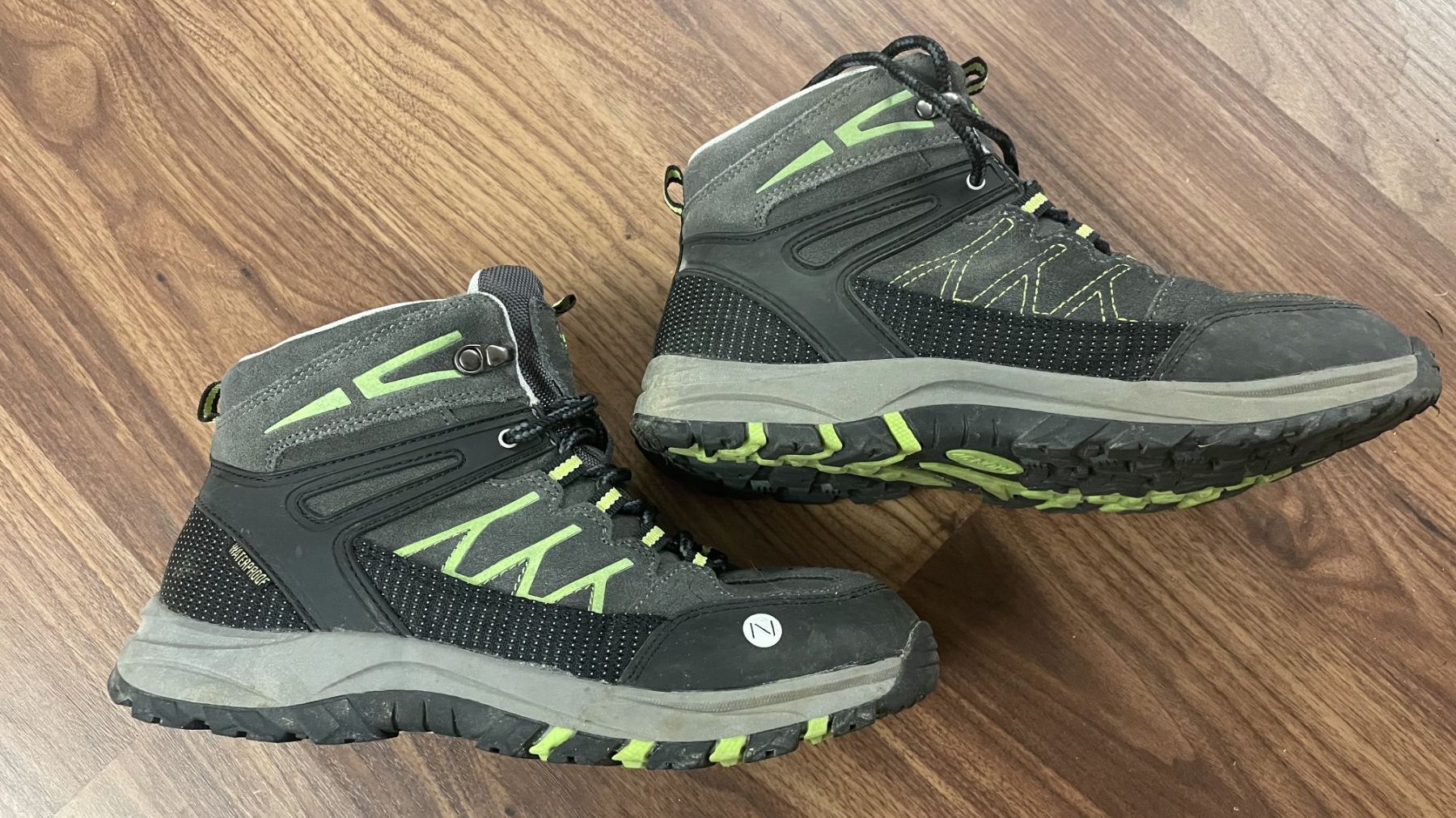 Herrenschuhe: Wanderschuhe 46 Nord – Gebraucht aus Flüelen von jodel_du