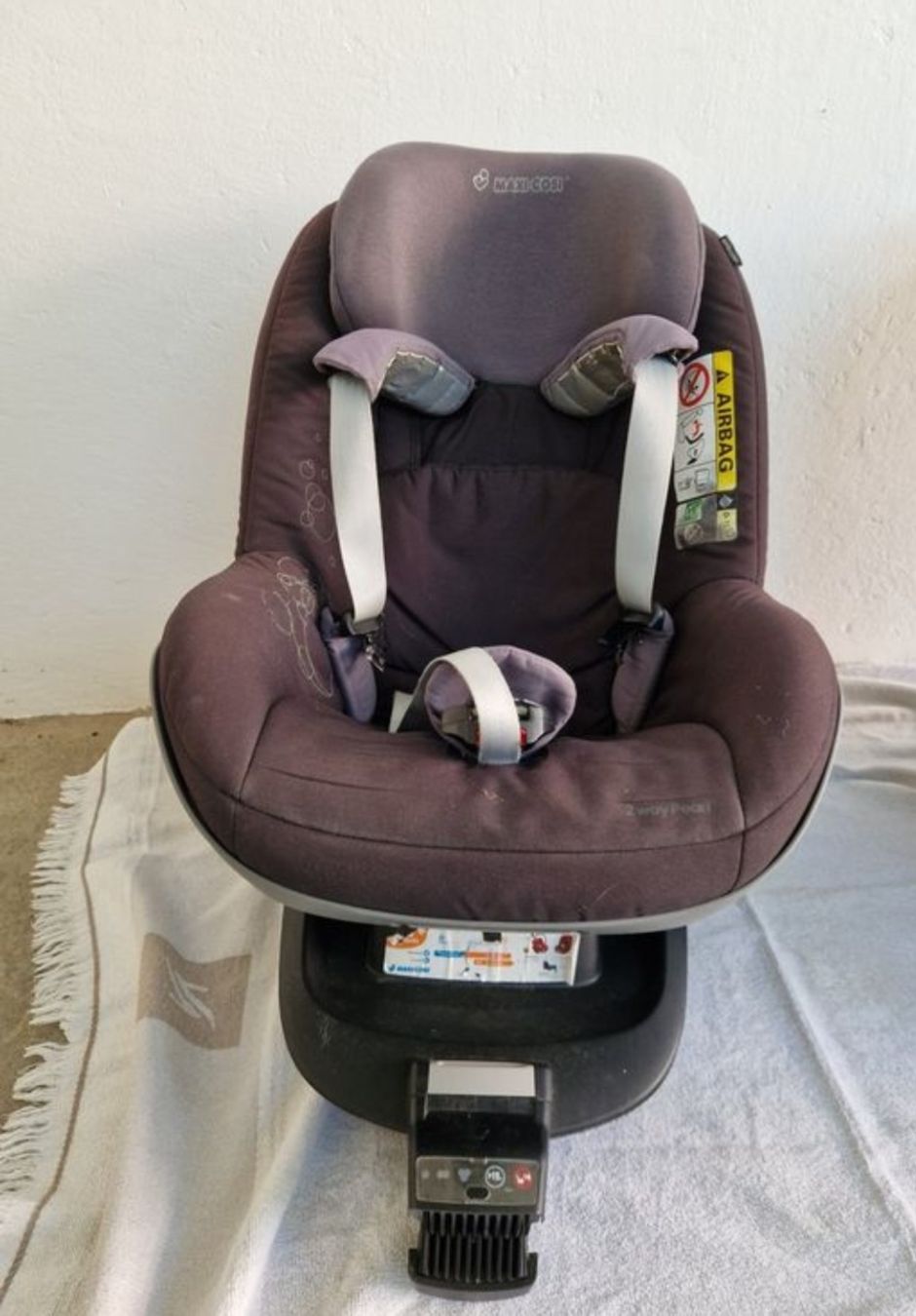 Maxi-Cosi Seggiolini per auto: Maxi-Cosi Kindersitz 2 way Pearl gebraucht – Usato da Dättwil AG venduto da Globetrotter2000