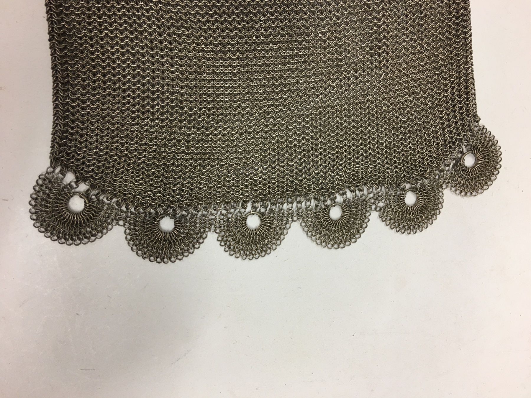 Borse da donna: Theatertasche mit Kette, ALPACCA – Usato da Olten venduto da ELHANDEL 4