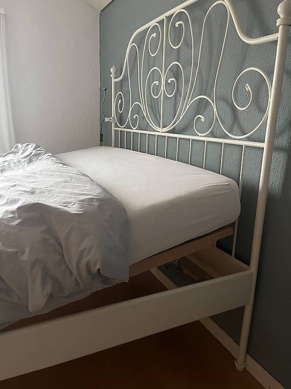 Letti: Bett mit Matratze und Lattenrost – Usato da Müntschemier venduto da leonie.3232 3