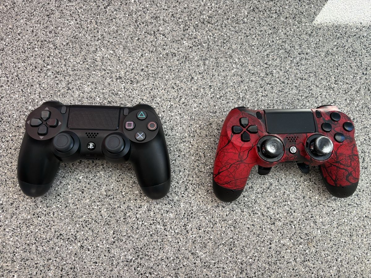 Sony Konsolen: Sony PlayStation 4 Slim PS4 inkl. 2 Controller – Gebraucht aus Brügg BE von yan_6rzp 1