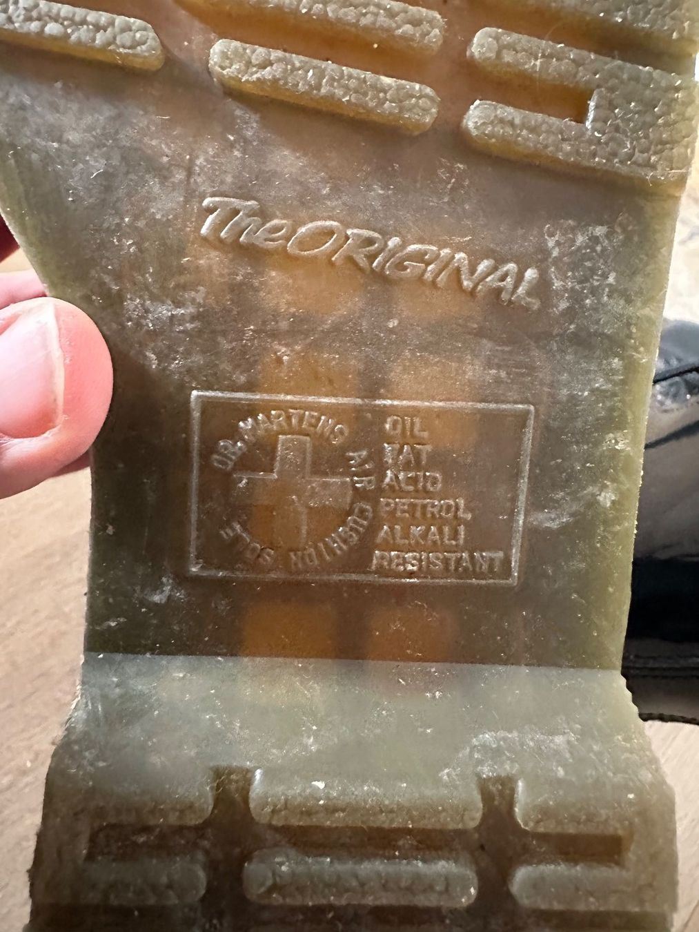 Dr. Martens Herrenschuhe: Dr. Martens glänzend Gr. 41 – Gebraucht aus Bassersdorf von Tscheni3 5