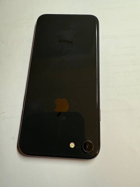 Telefoni cellulari / Smartphones: Iphone 8 64 GB Schwrz – Usato da Hinwil venduto da Col2o5o 1