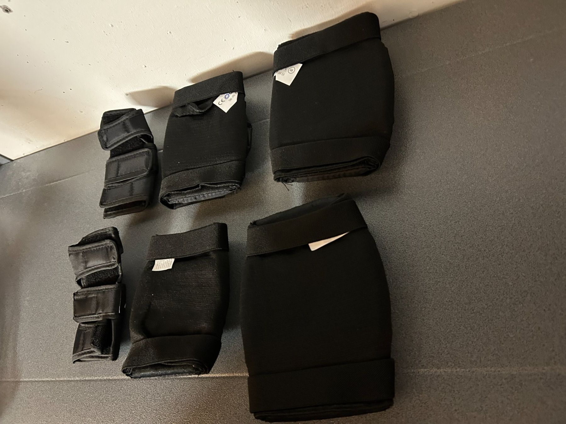 Protezioni & Imbottiture: SkateGuard Set Kinder Grösse M – Nuovo e nell'imballaggio originale da Küsnacht ZH venduto da filo_fila8700 8
