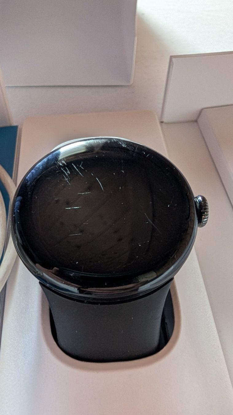 Google Smartwatch: Google Pixel Watch 2 mit Ladekabel in Originalverpackung – Usato da Bärau venduto da Silas16 4