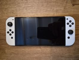 Nintendo Switch OLED-Modell + Etui